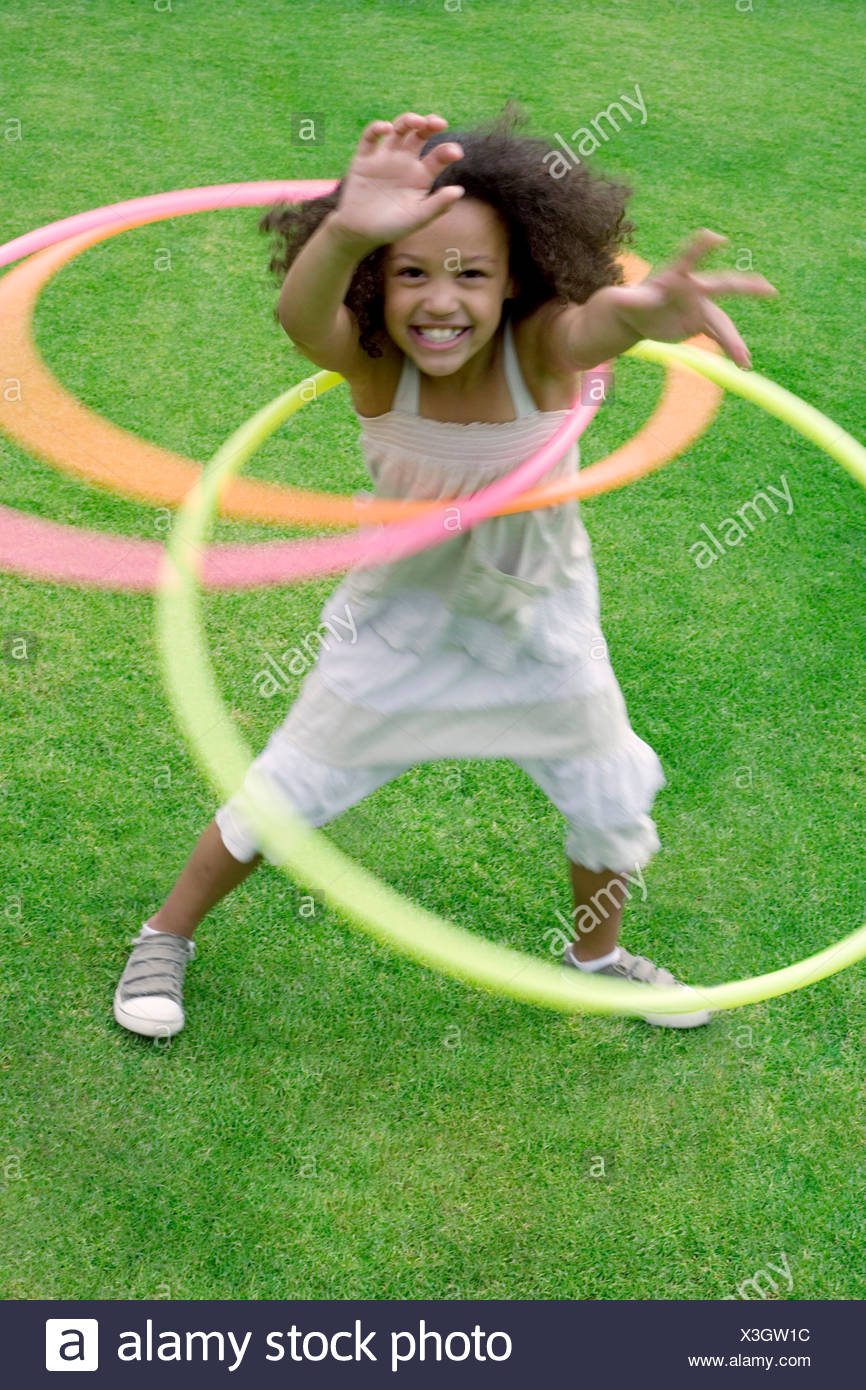 play hula hoop