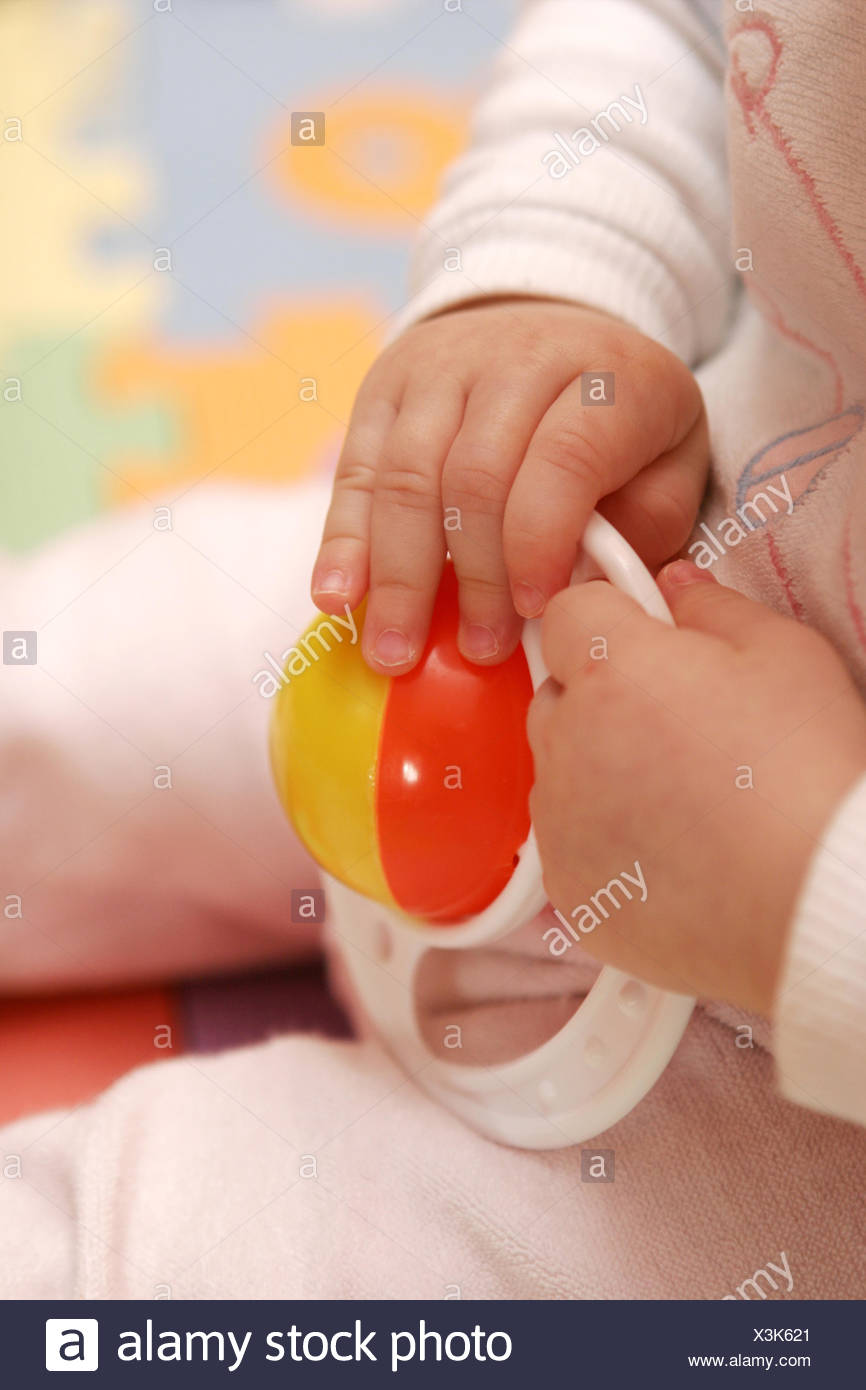 Baby Detail Hand Halten Greifen Lernen Kinderbett Kleinkind