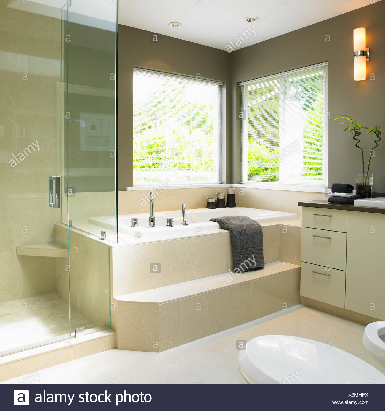 D35155470100 In Polished Chrome By Dxv In Vancouver Bc Oak Hill