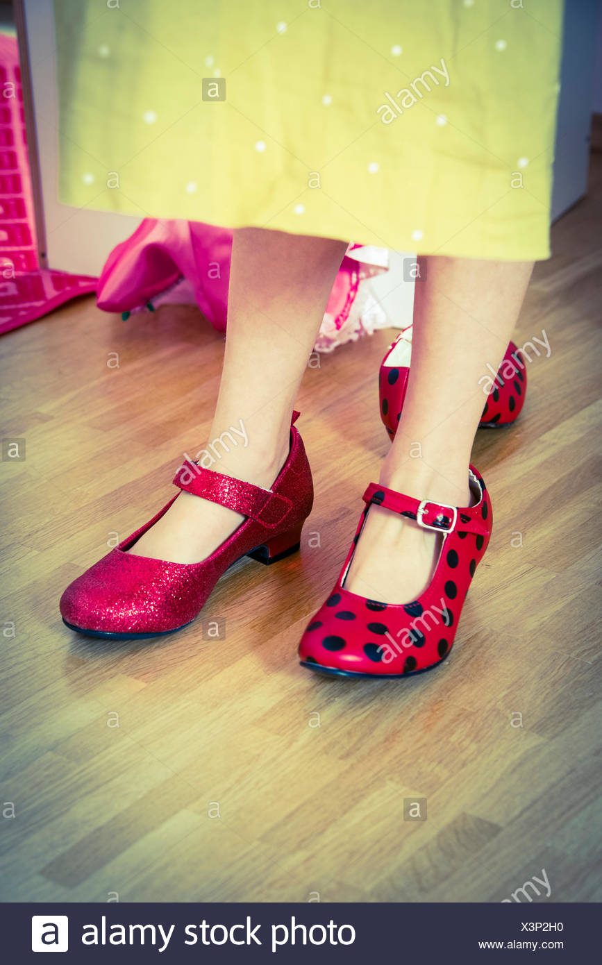 Little Girl High Heels High Resolution Stock Photography and Images Alamy
