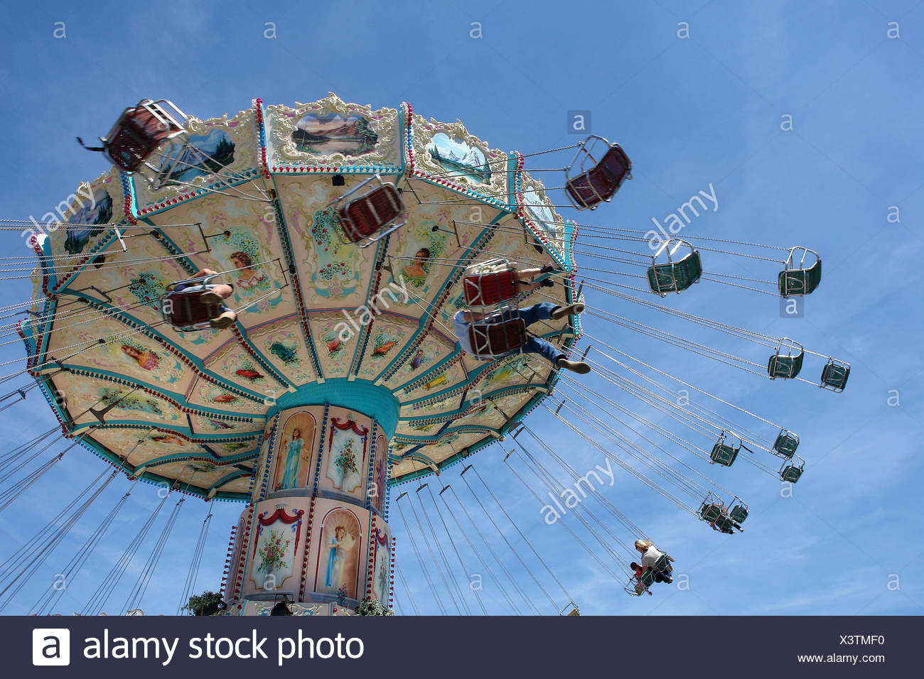 Chain Swing Rides High Resolution Stock Photography and Images Alamy