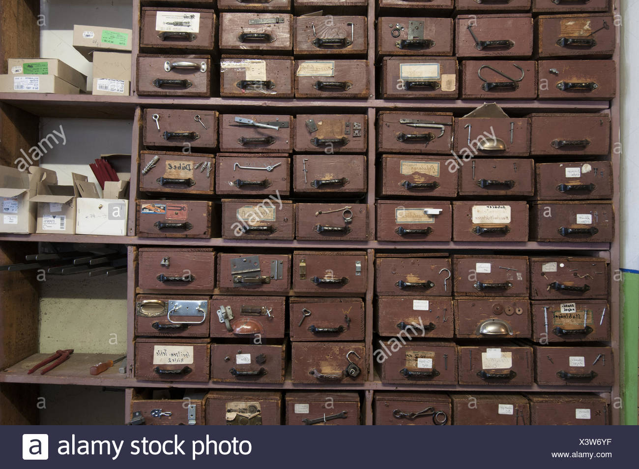 Hardware Store Shelves High Resolution Stock Photography and Images Alamy