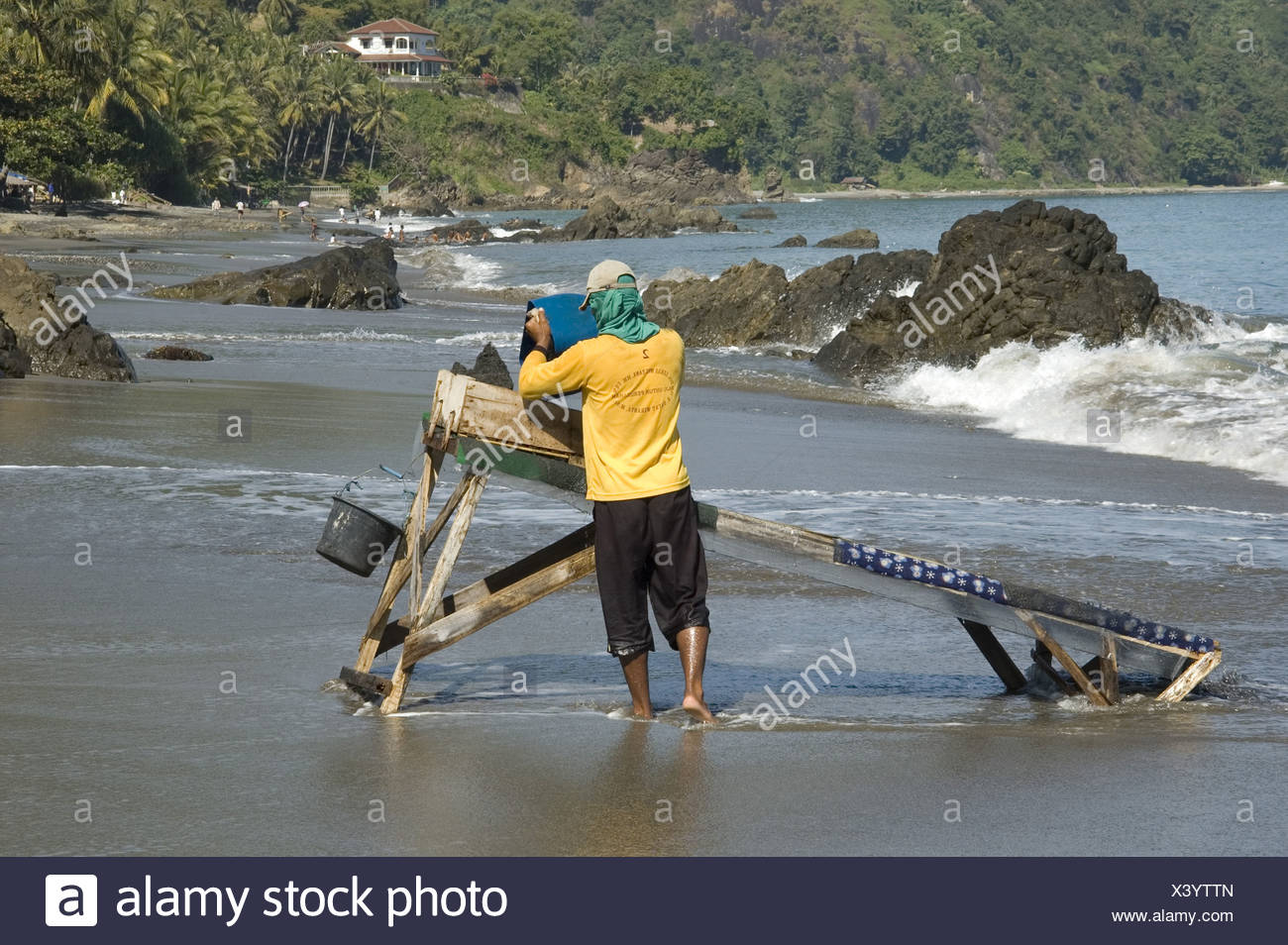Sifting Sand Stock Photos & Sifting Sand Stock Images Page 2 Alamy