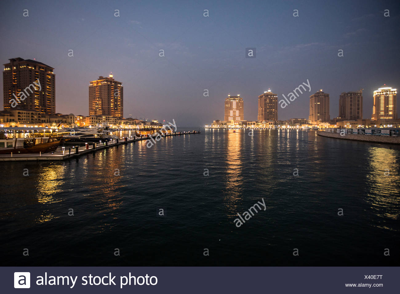 Get The Pearl Qatar Night PNG
