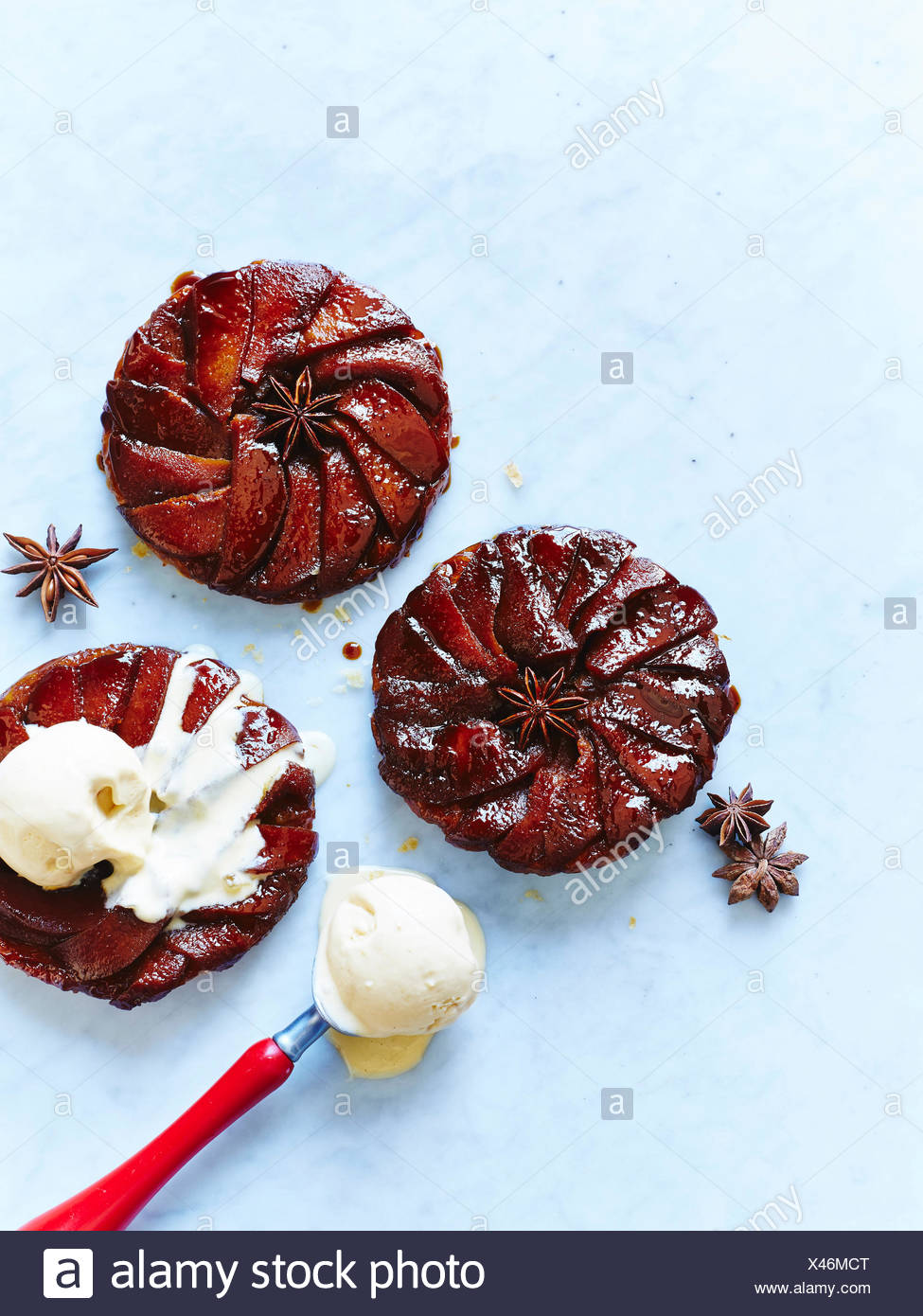 Mini Tarte Tatin Stock Photos Mini Tarte Tatin Stock Images Alamy