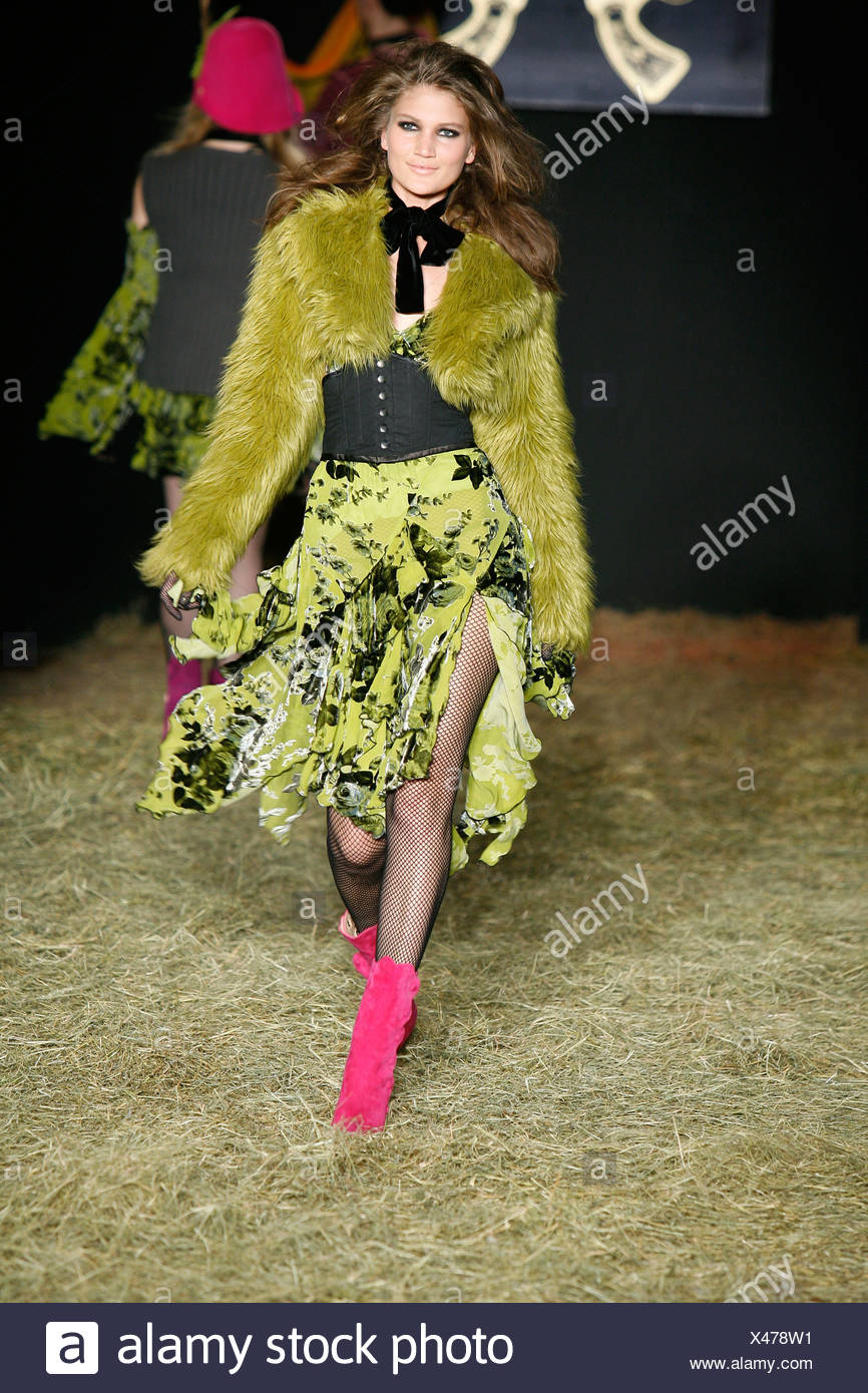 Betsey Johnson New York Ready To Wear Autumn Winter Green Fur Jacket Floral Print Green Ruffled Dress Thigh Split Wide Black Stock Photo Alamy