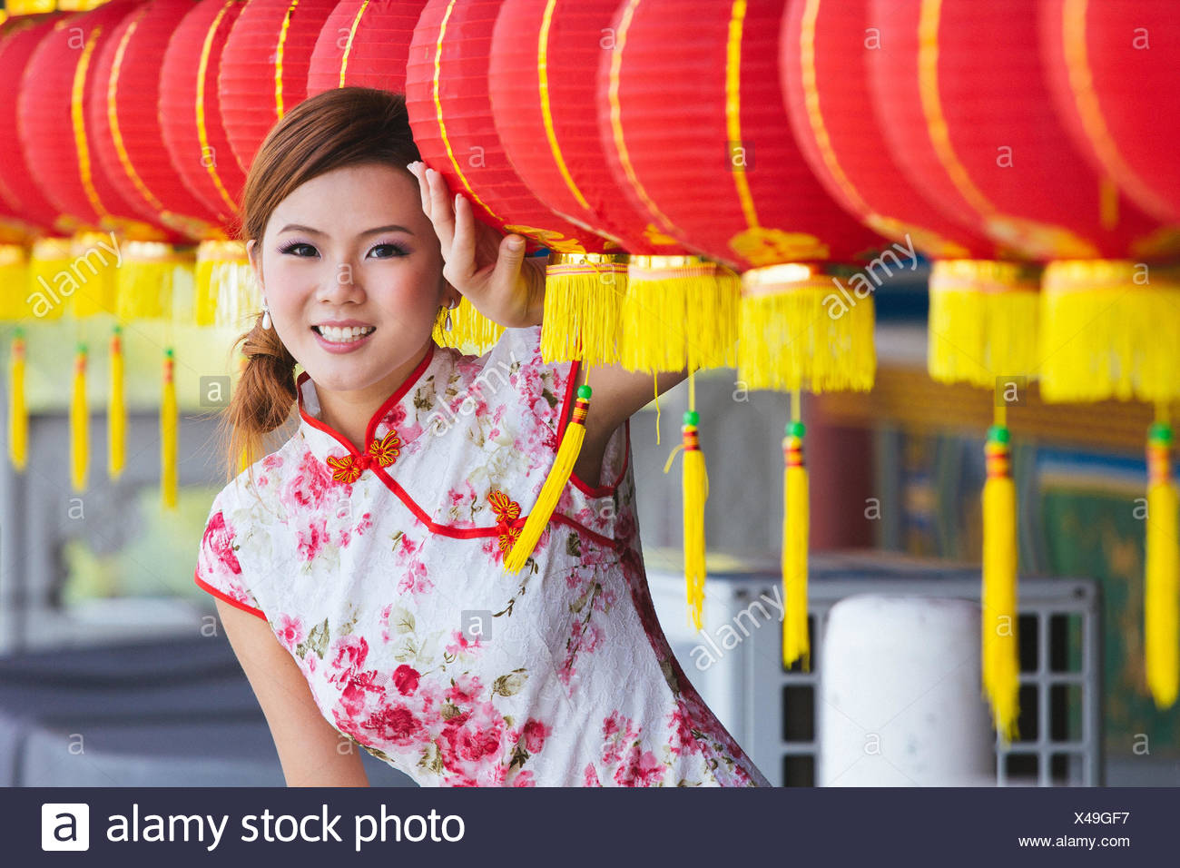 standing chinese lanterns