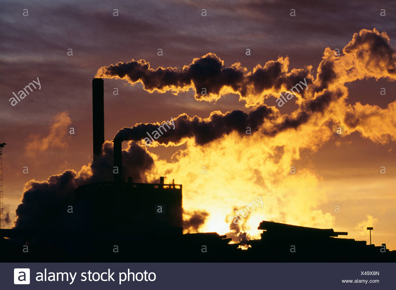 Dark Black Smoke From Chimney Stock Photos & Dark Black Smoke From