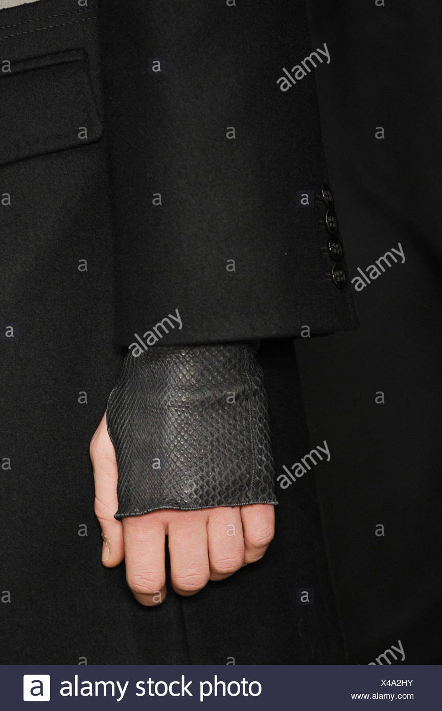 fingerless croc gloves