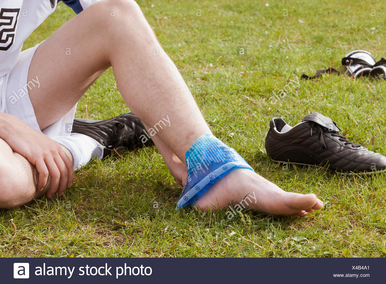 Ice Pack Injury Stock Photos & Ice Pack Injury Stock Images Alamy