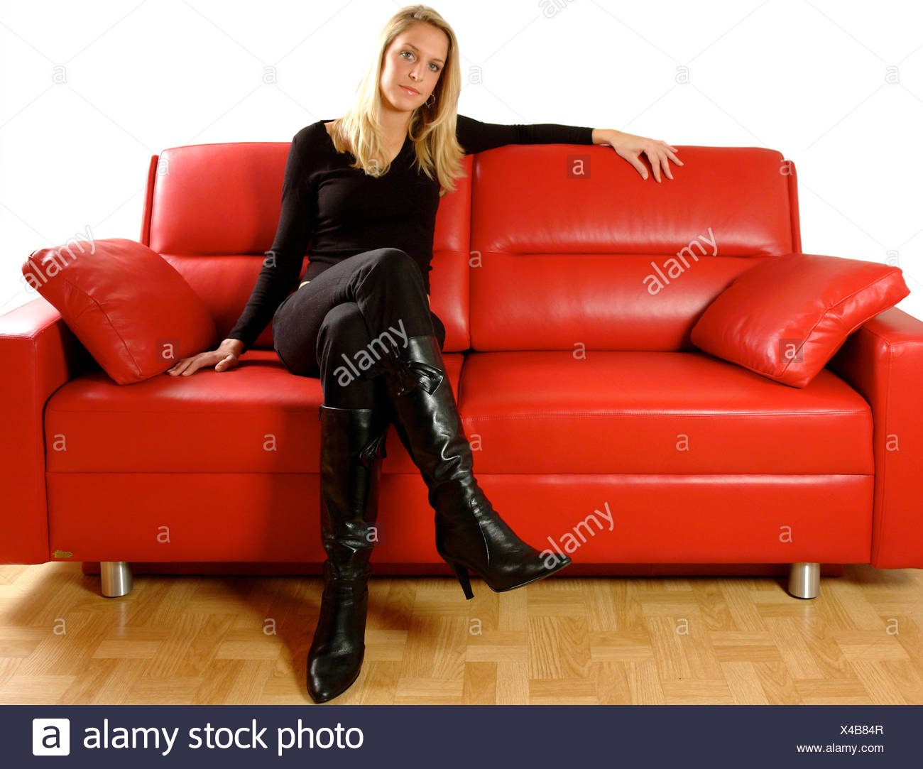 Rote Couch High Resolution Stock Photography And Images Alamy