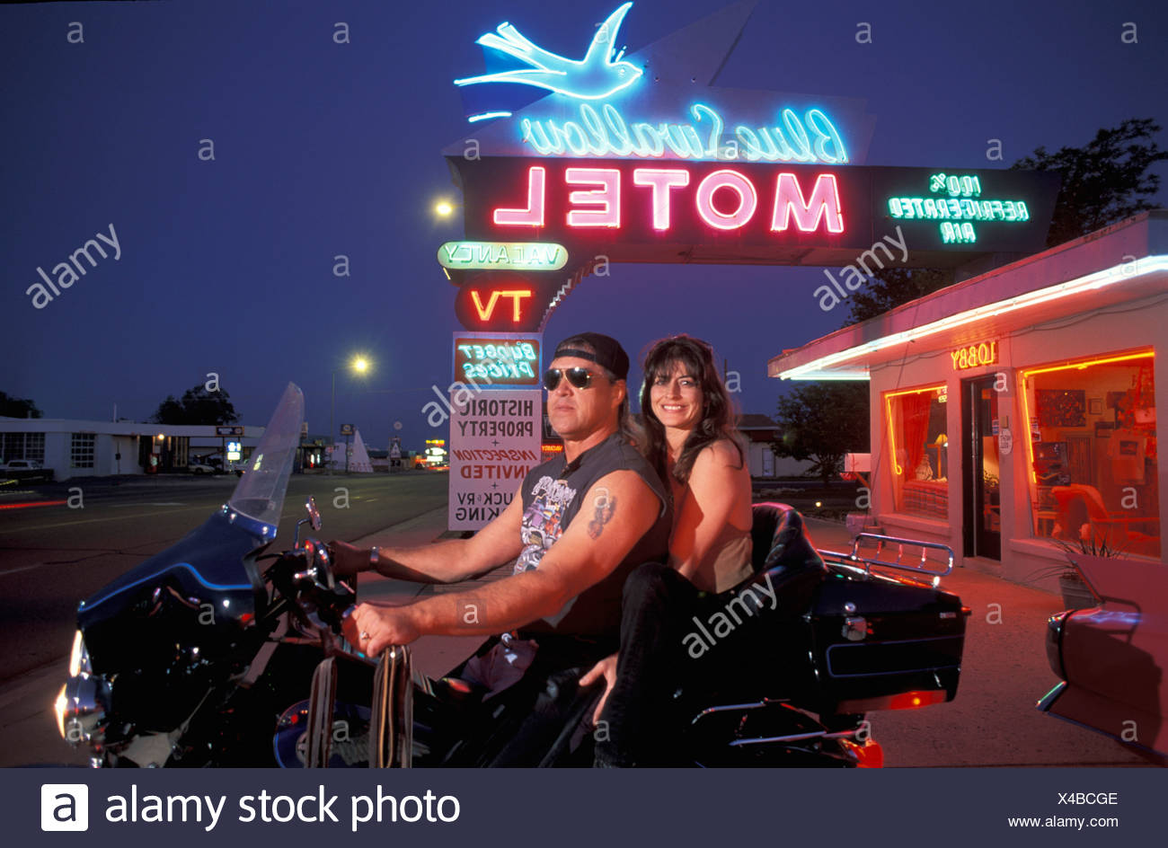 Blue Swallow Motel Couple Route 66 Near Tucumcari New Mexico Usa United States America Motor Bike Stock Photo Alamy