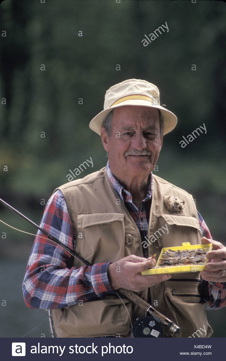 old man fishing hat