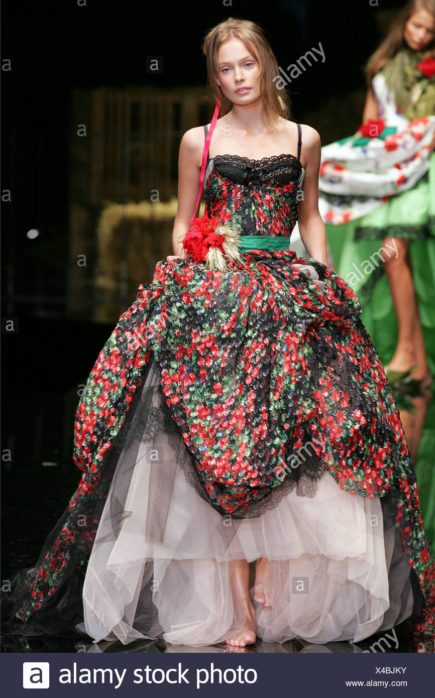 Dolce & Gabbana Milan Ready to Wear S S Model Inguna Butane dark ...