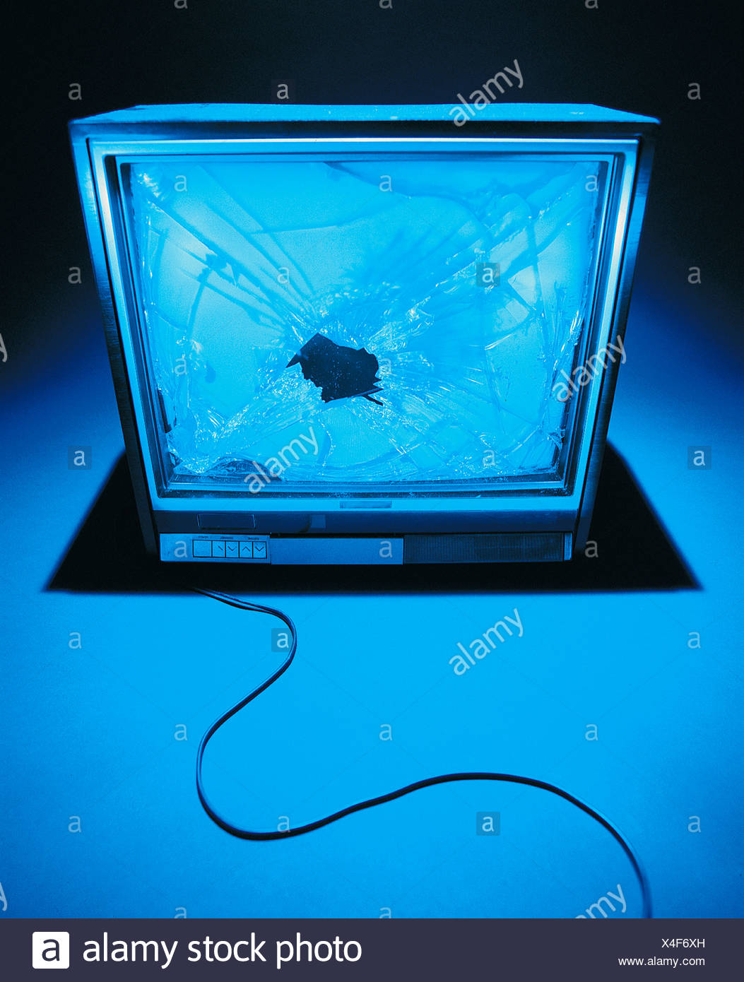 Broken Tv Screen High Resolution Stock Photography and Images Alamy