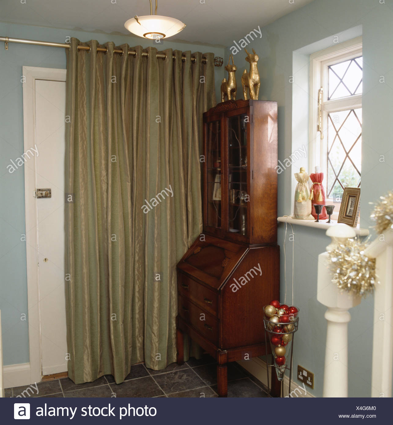 Traditional Cottage Soft Furnishings Drapes Stock Photos