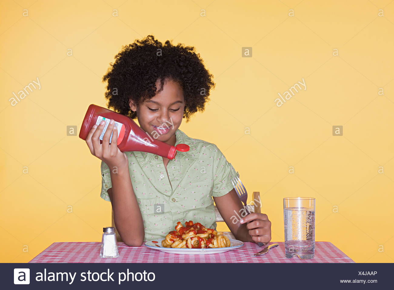 Squeezing Ketchup Stock Photos Squeezing Ketchup Stock Images Alamy squeezing-ketchup-stock-photos-squeezing-ketchup-stock-images-alamy