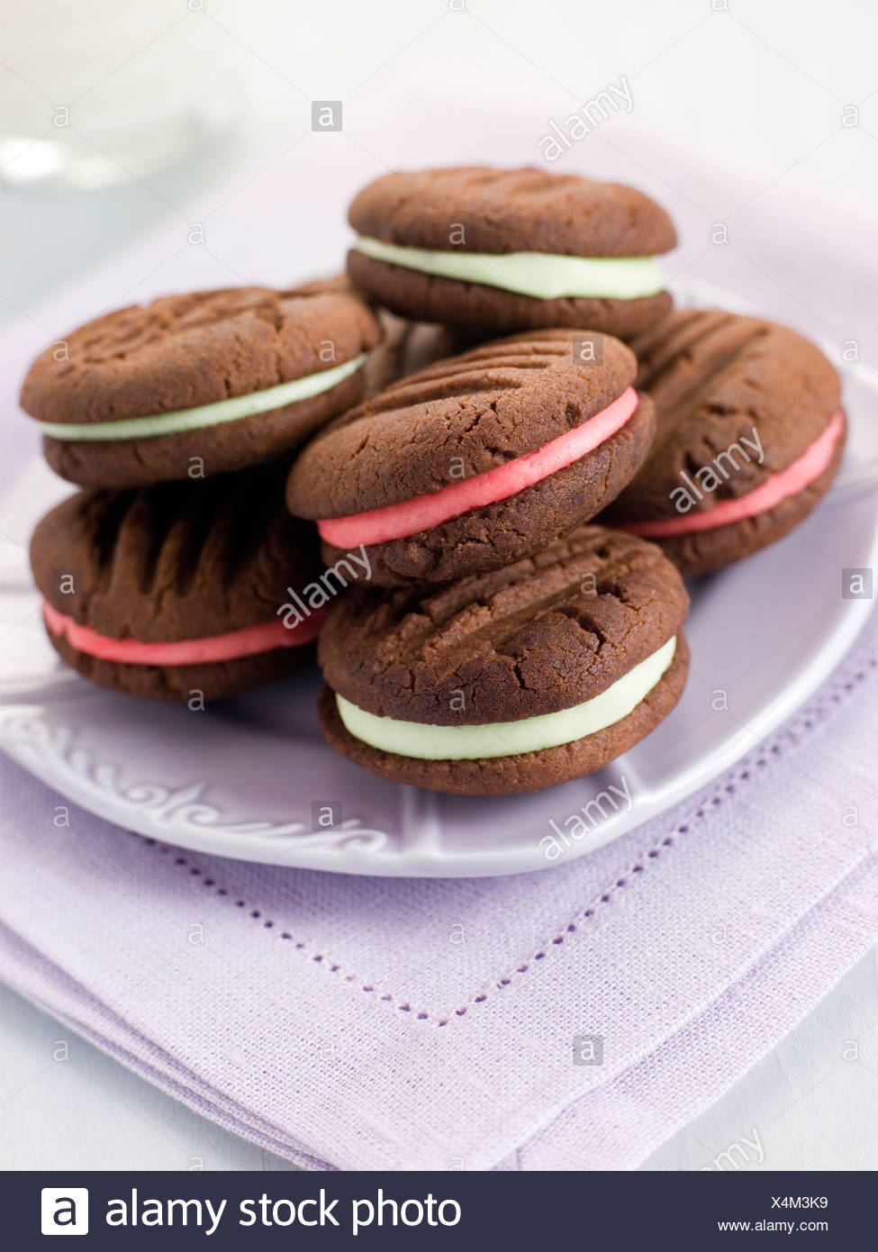 Chocolate Kiss Stock Photos & Chocolate Kiss Stock Images Alamy