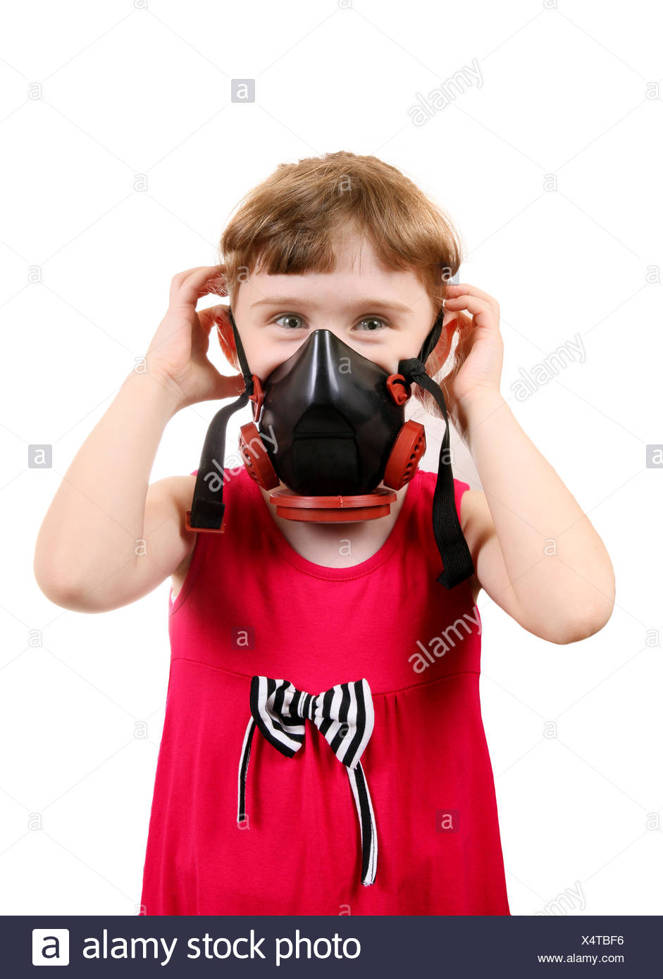 Child Gas Mask High Resolution Stock Photography and Images Alamy