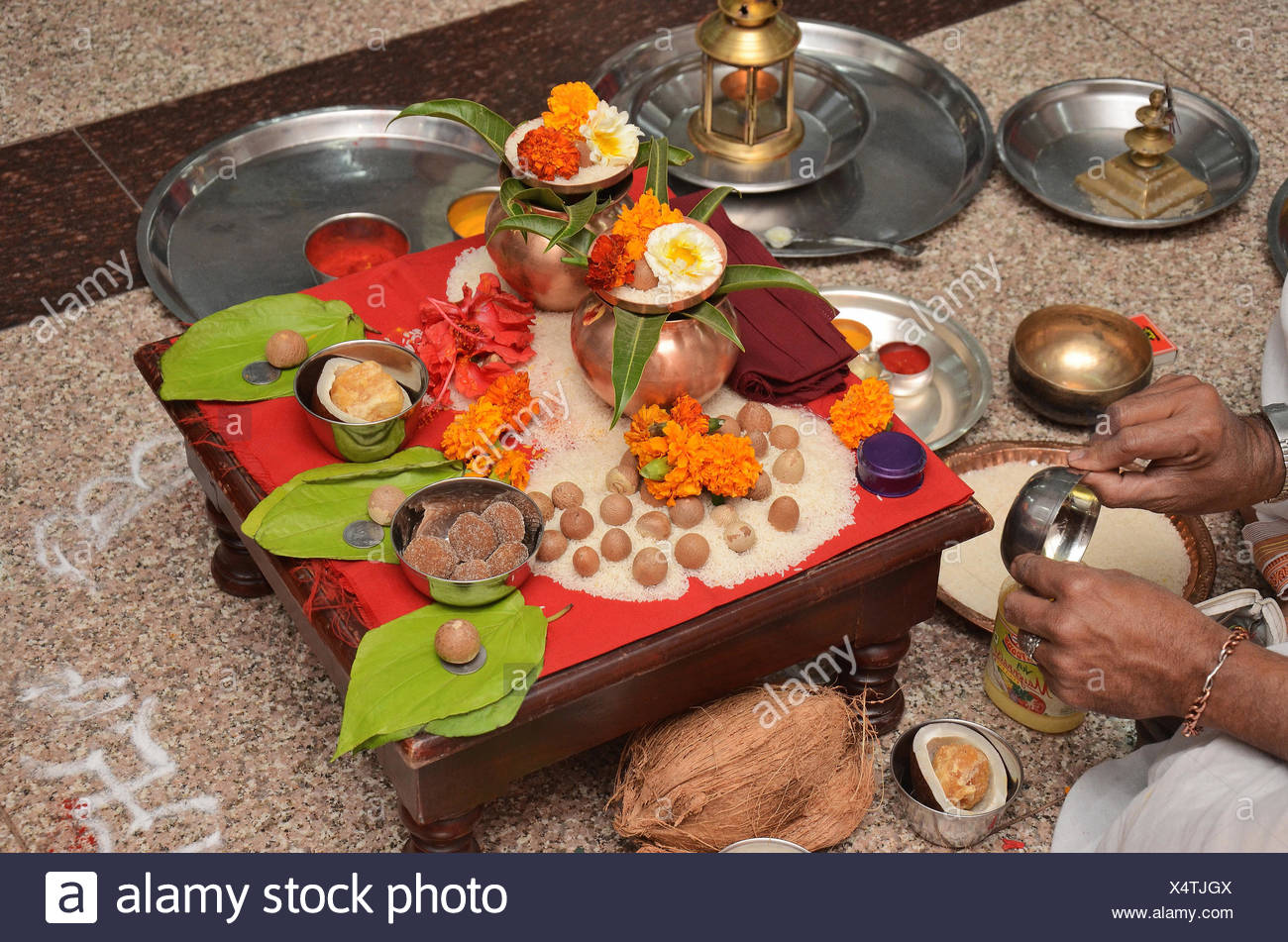 Hindu Pooja Stock Photos & Hindu Pooja Stock Images - Alamy