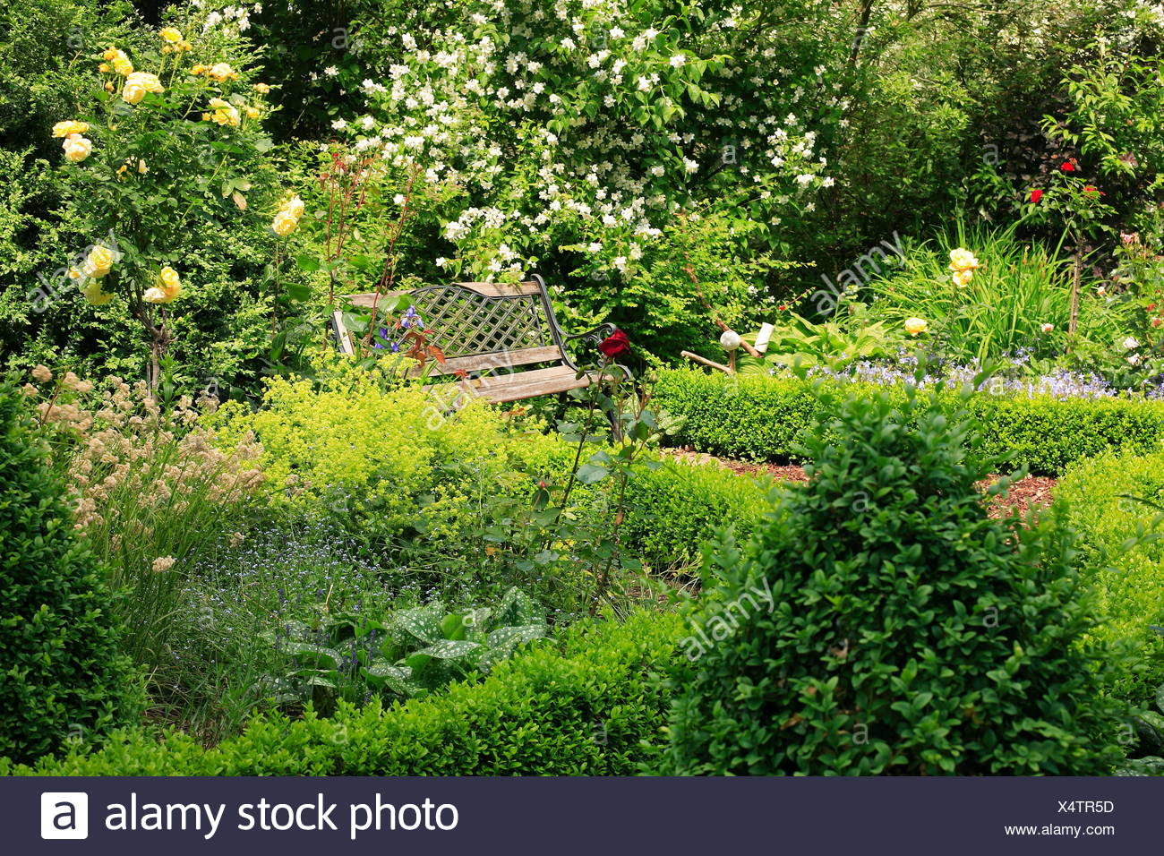 Garden Bench And Patio High Resolution Stock Photography and Images - Alamy