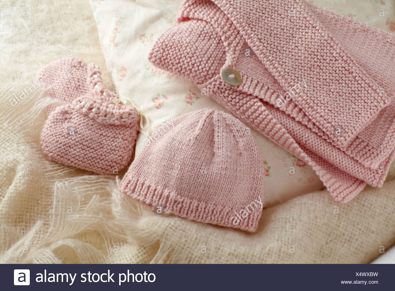 knitted newborn clothes