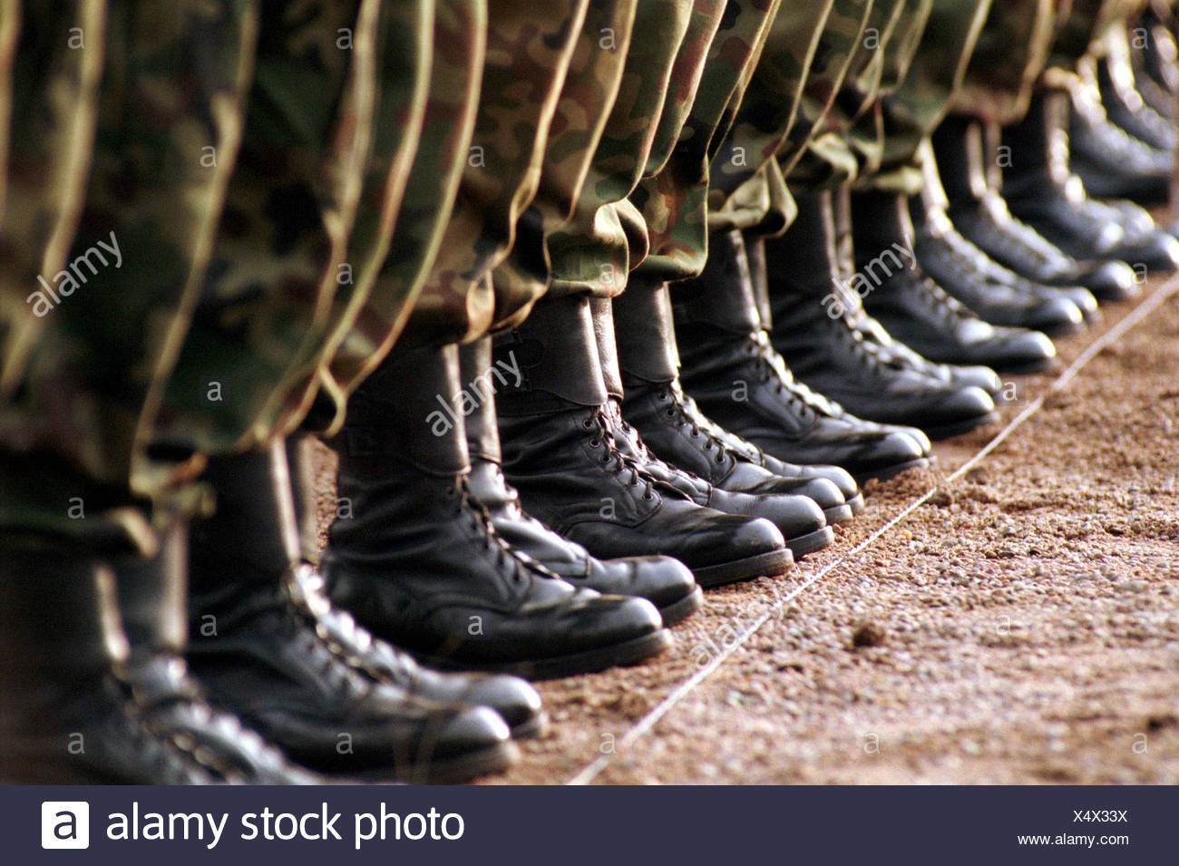 Standing Soldiers High Resolution Stock Photography and Images - Alamy