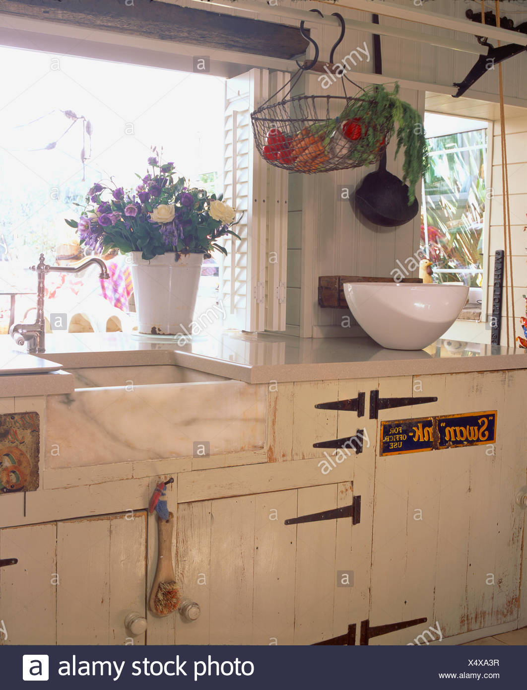 Ceramic Butler S Sink In Cream Cottage Kitchen With Distressed