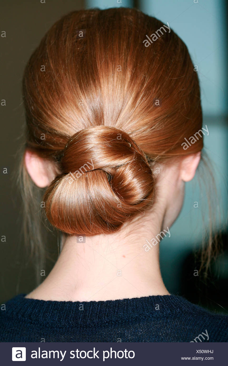 Giambattista Valli Backstage Paris Autumn Winter Model Sleek