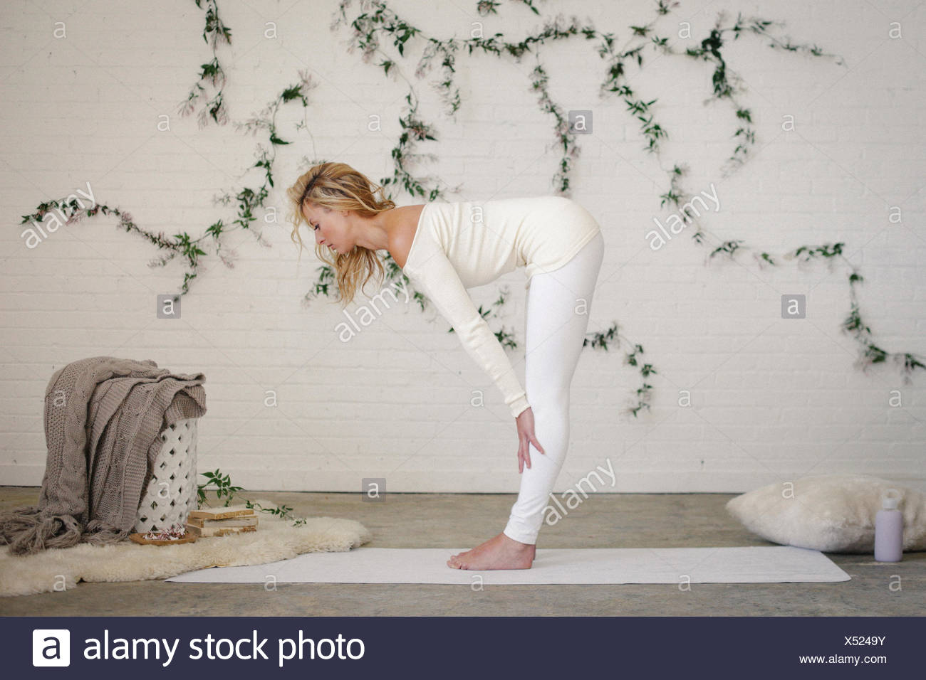 Women Bending Over High Resolution Stock Photography and Images - Alamy