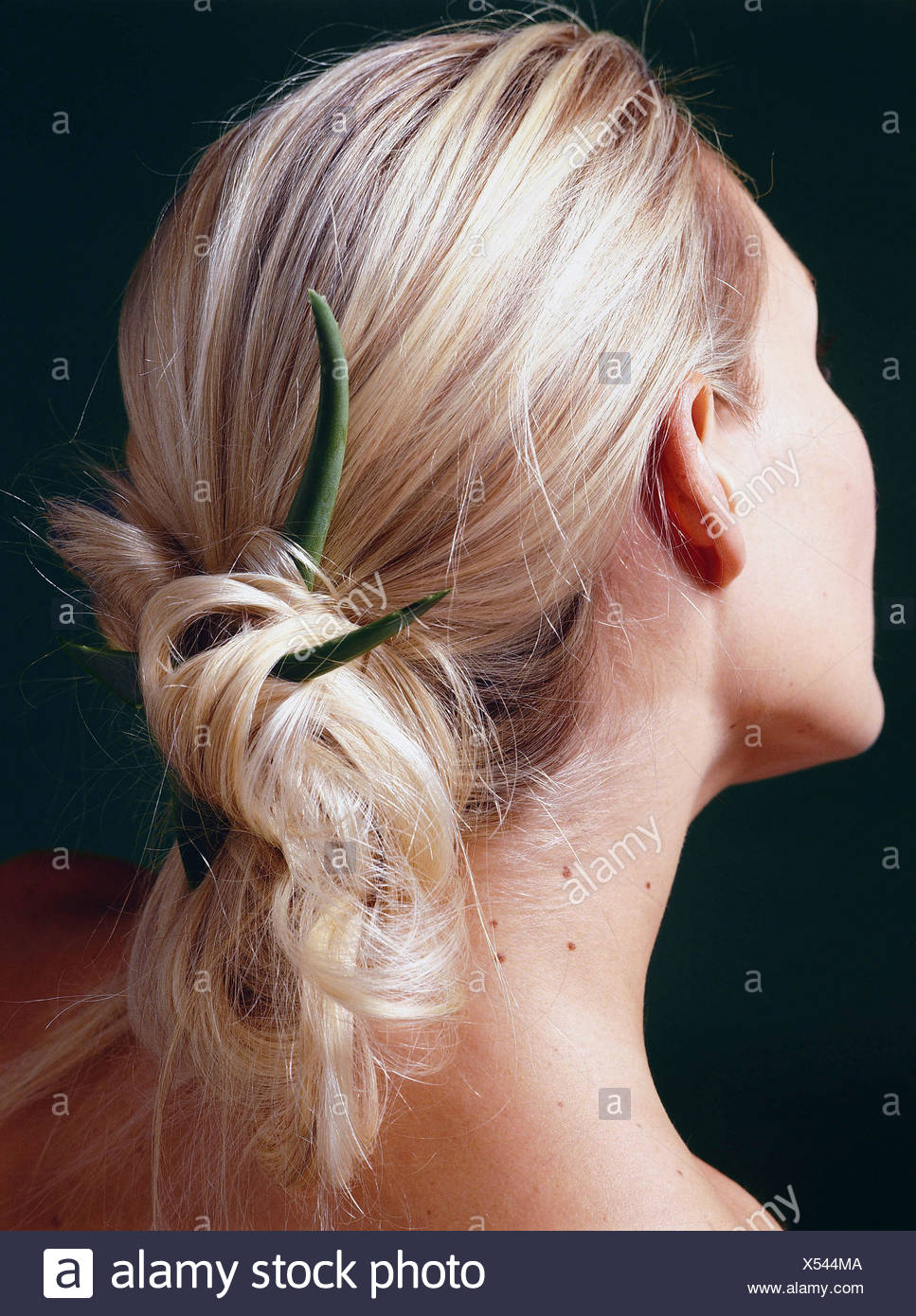 Foraloe Vera Beauty Care Back Of Blonde Female S Head With Hair