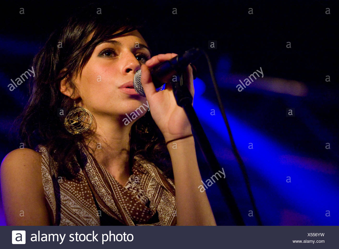 Singer Nicole Zribi aka Djemeia of the Swiss singer and songwriter duo Jones n' Djemeia live in the Knascht Club, Lucerne Stock Photo