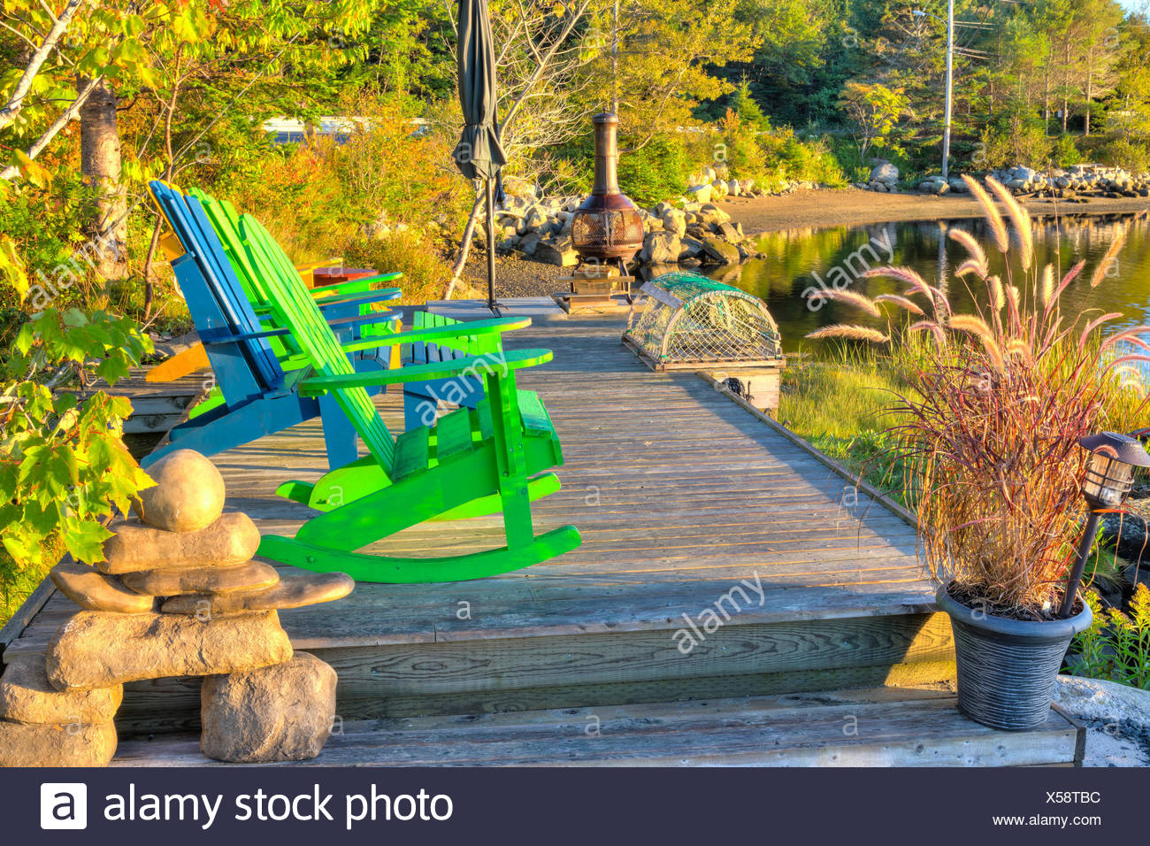 Wooden Lawn Chair High Resolution Stock Photography and Images Alamy