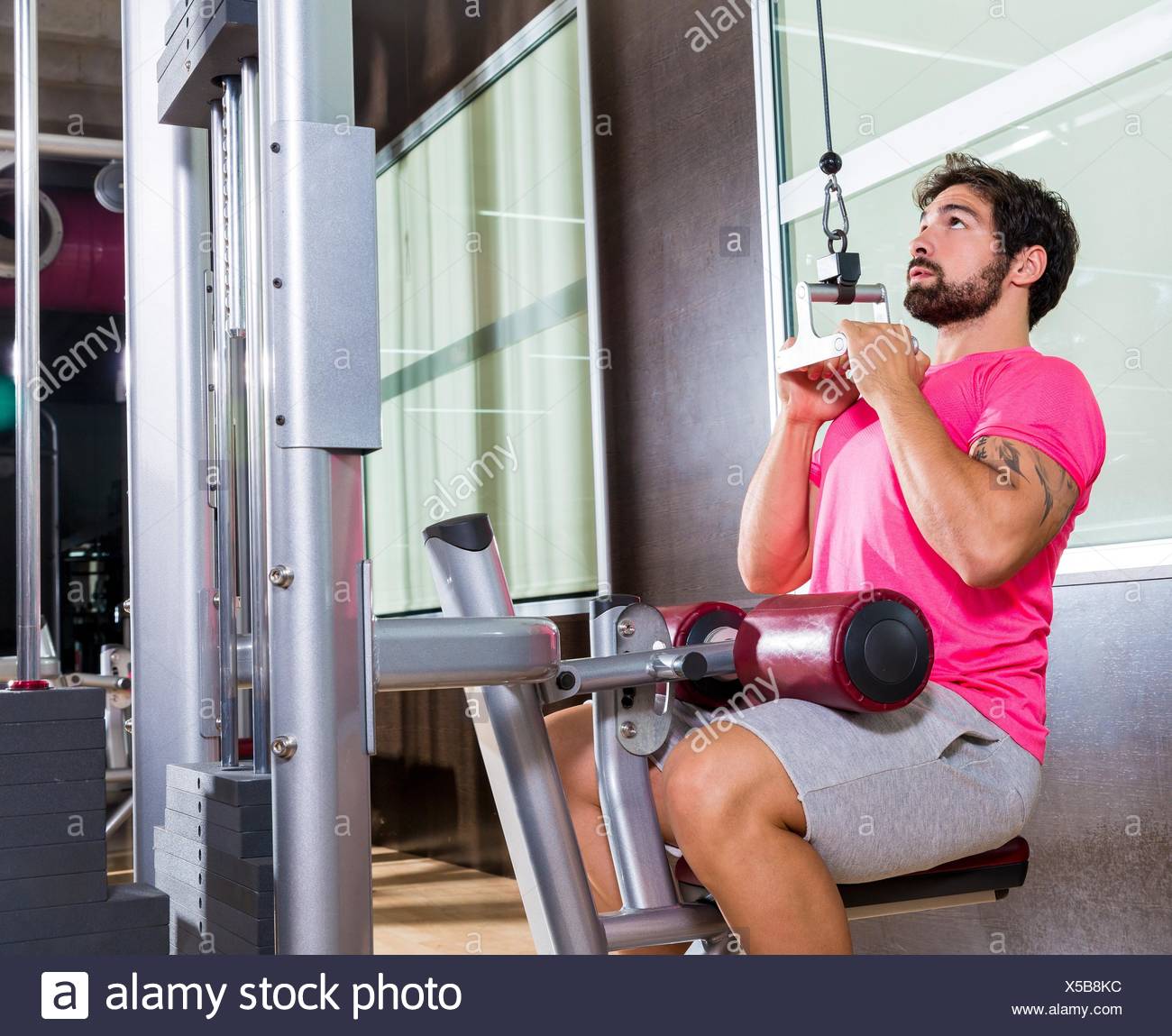Lat Pull Down Machine High Resolution Stock Photography and Images Alamy
