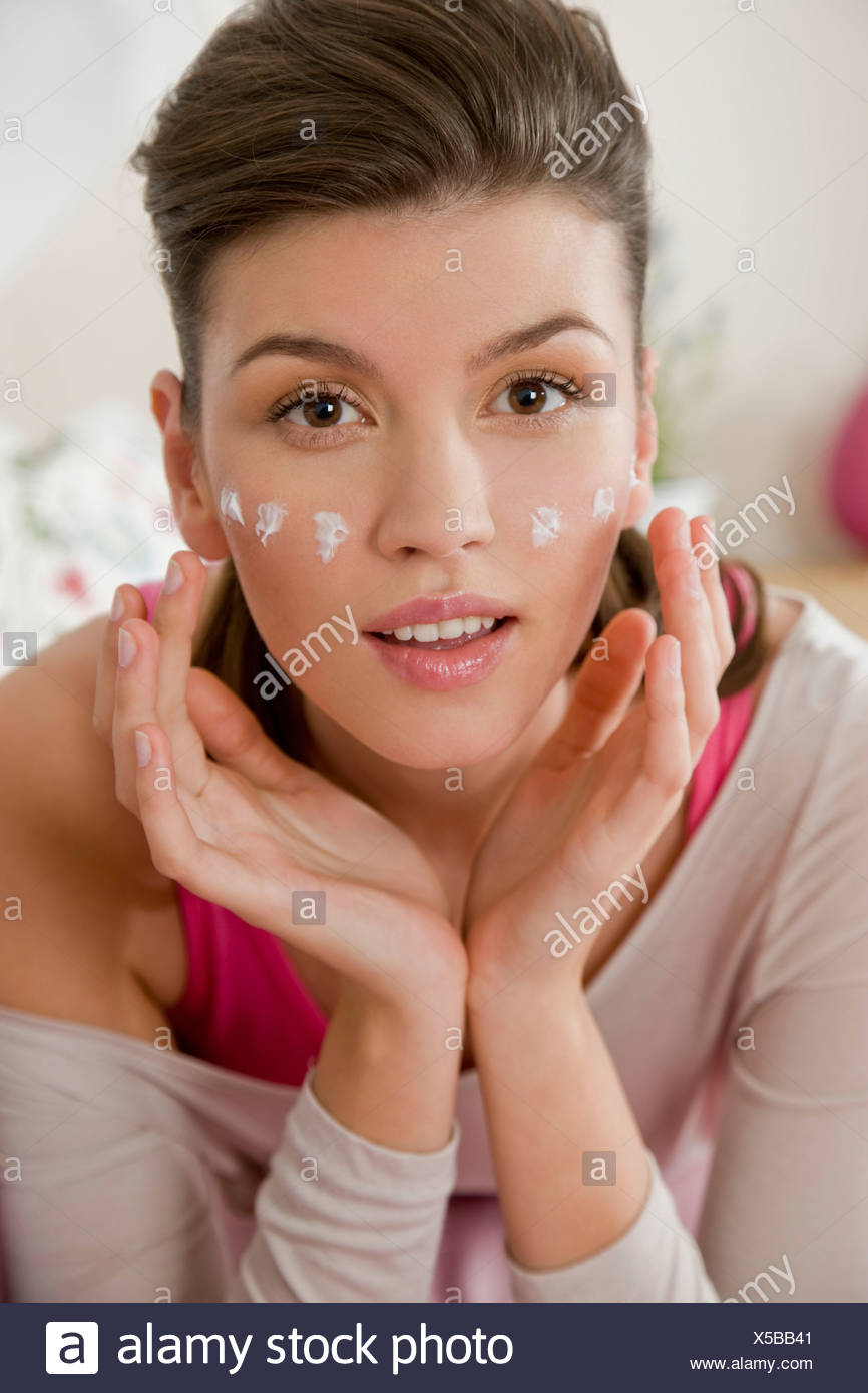 Beauty Cream Jar High Resolution Stock Photography and Images Alamy