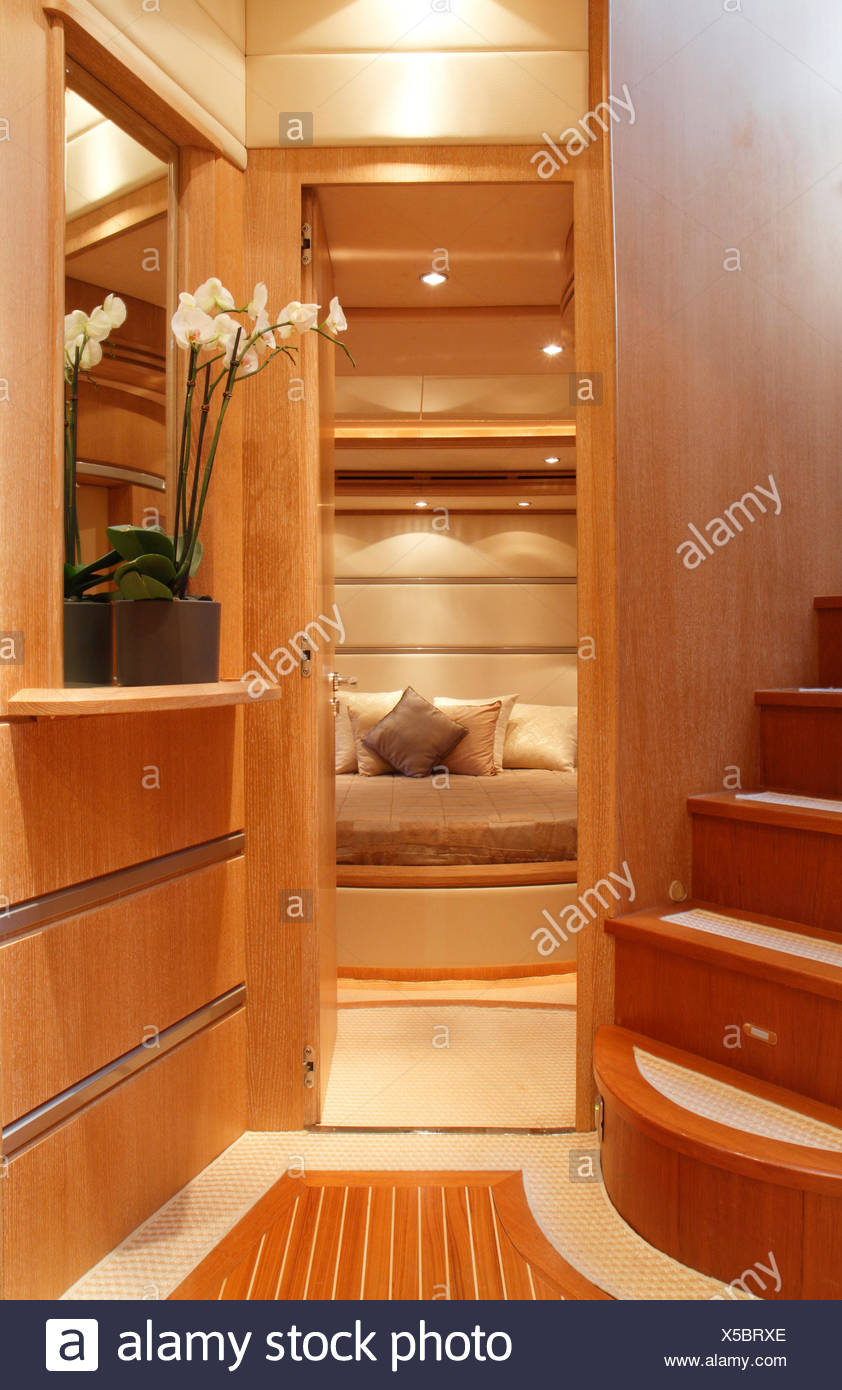 Luxury Cabin Cruiser High Resolution Stock Photography and Images Alamy