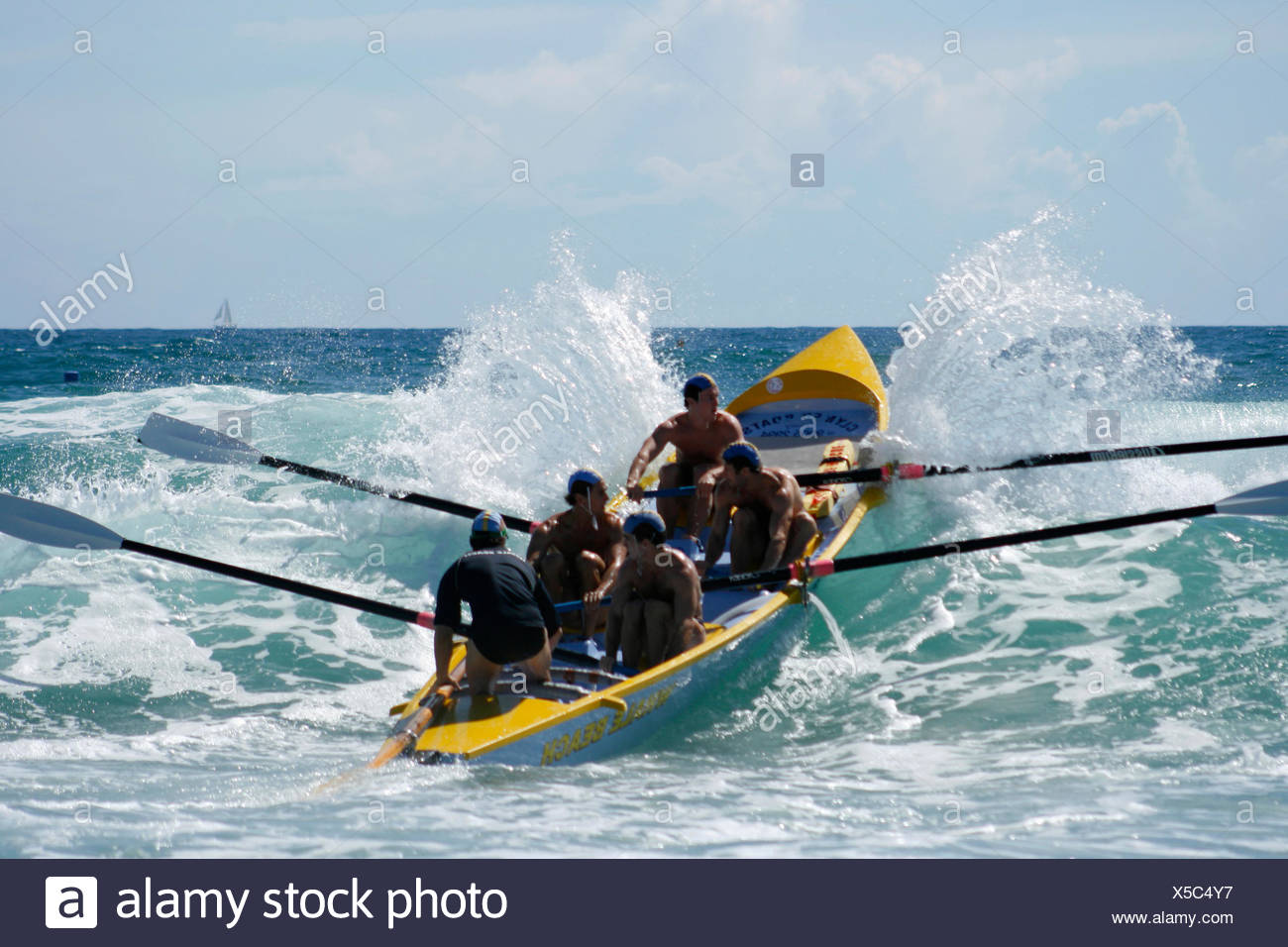 Surf Boat Rowing Stock Photos & Surf Boat Rowing Stock Images Alamy