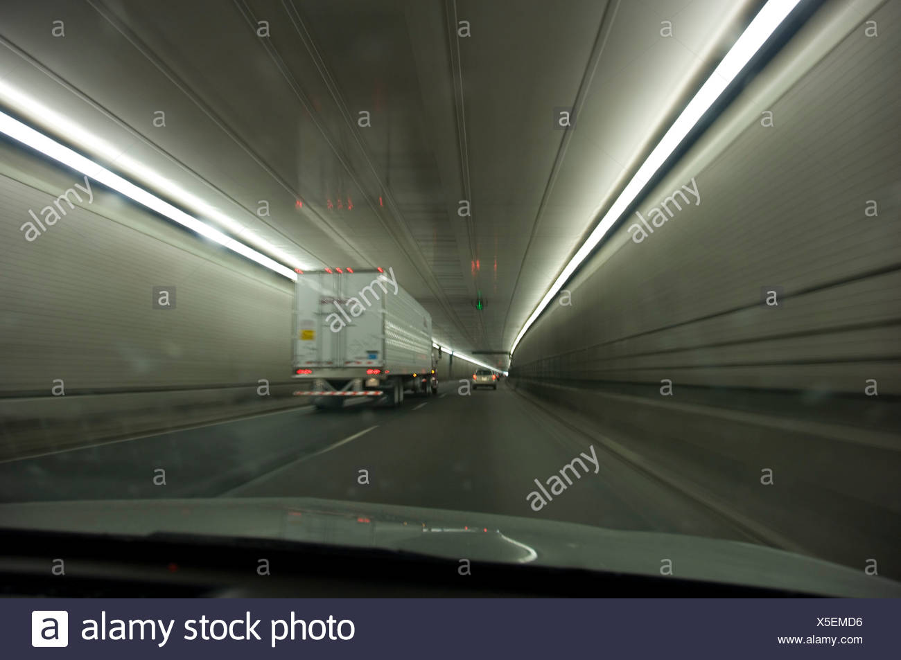 Crash closes EB I-70 at Eisenhower Tunnel | 9news.com