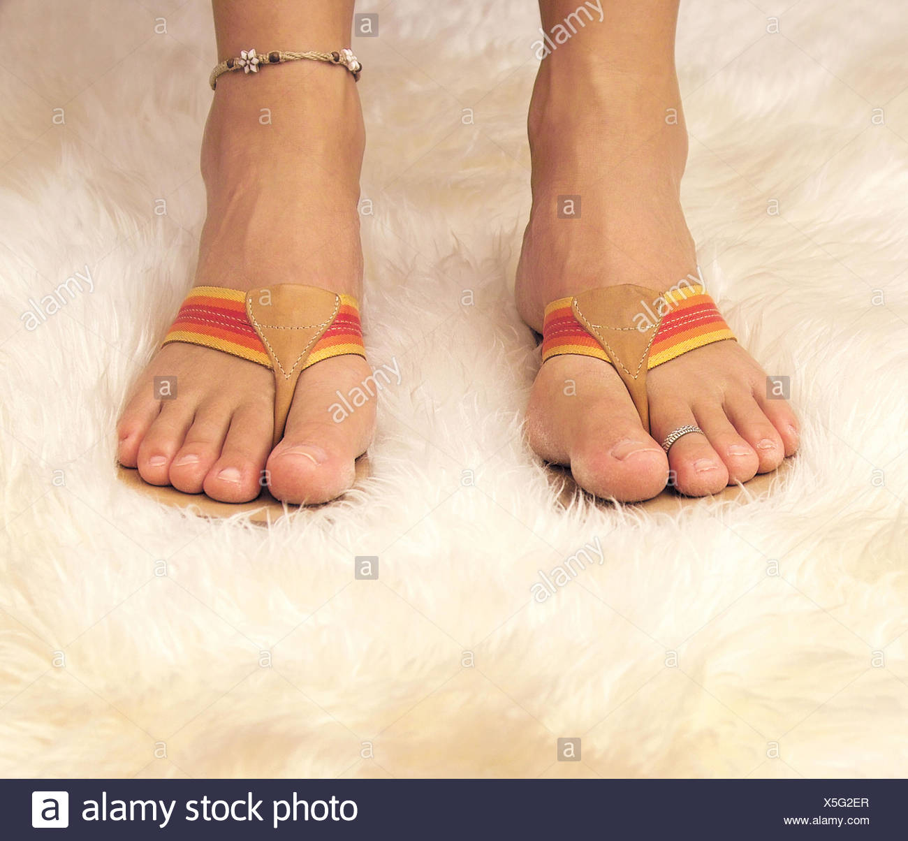 toe ring shoes