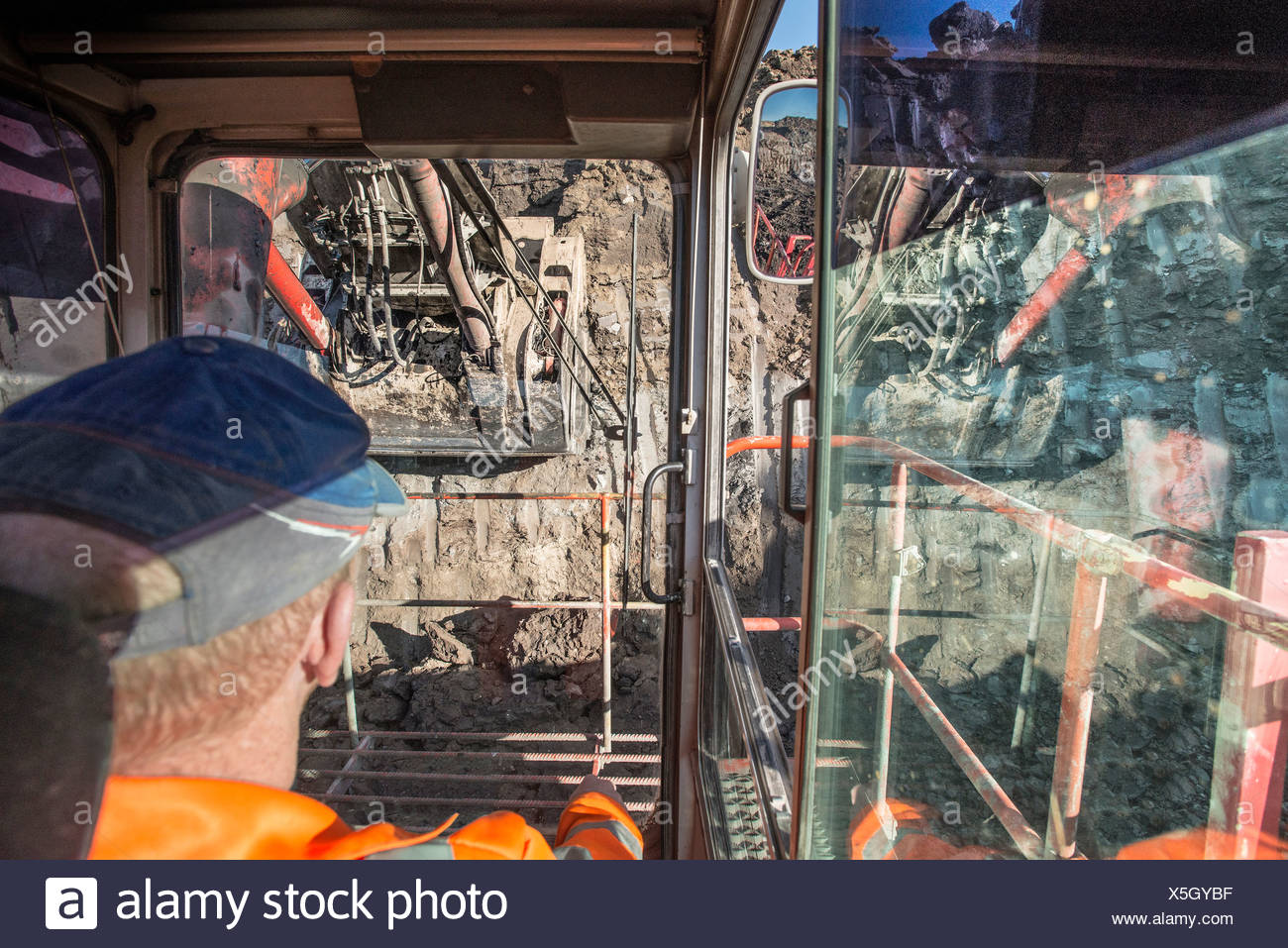 Heavy Excavator High Resolution Stock Photography and Images - Alamy