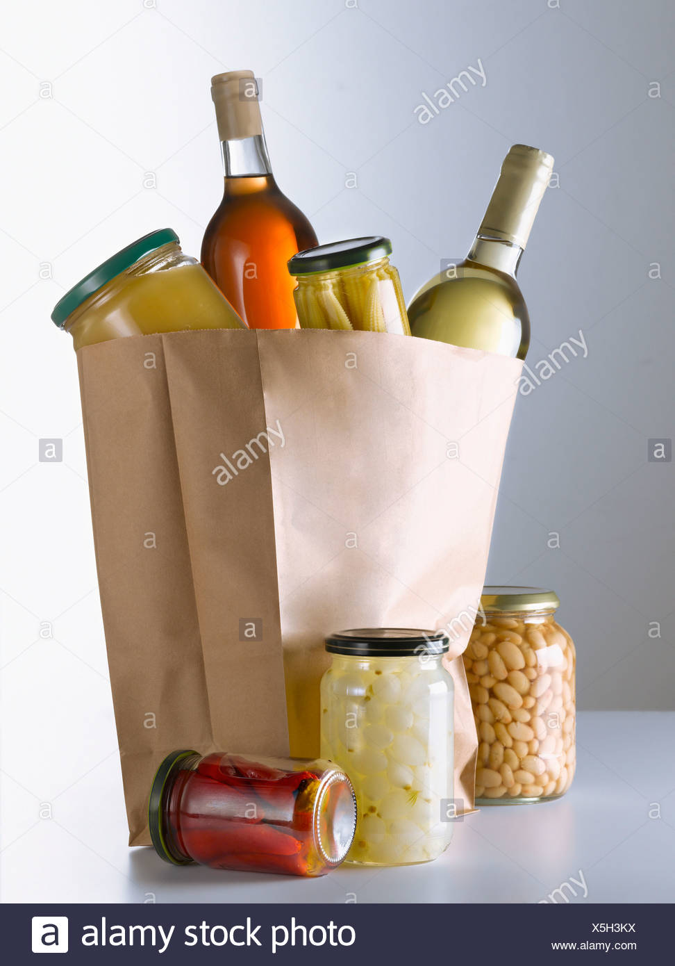 Download Alcohol Brown Paper Bag High Resolution Stock Photography And Images Alamy