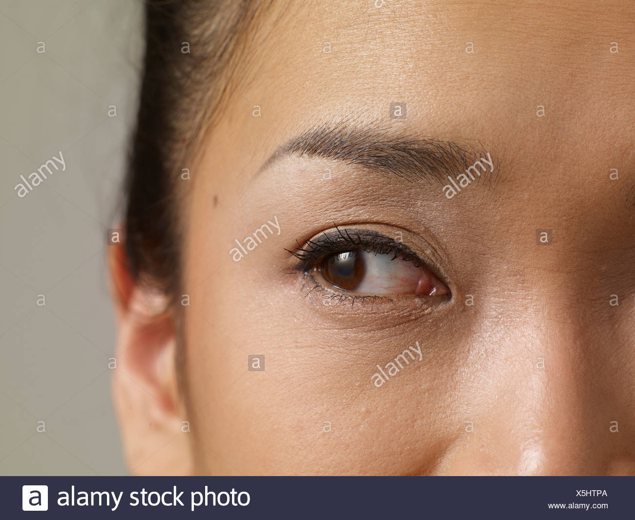 Eyes Looking Sideways High Resolution Stock Photography and Images Alamy