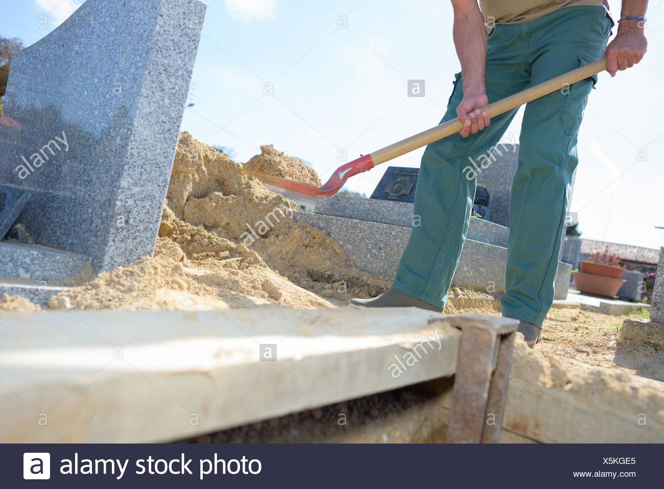 Grave Shovel Stock Photos & Grave Shovel Stock Images Alamy