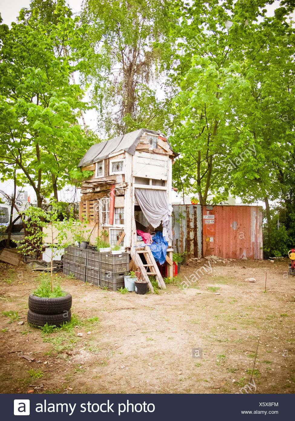 Temporary Hut High Resolution Stock Photography and Images Alamy
