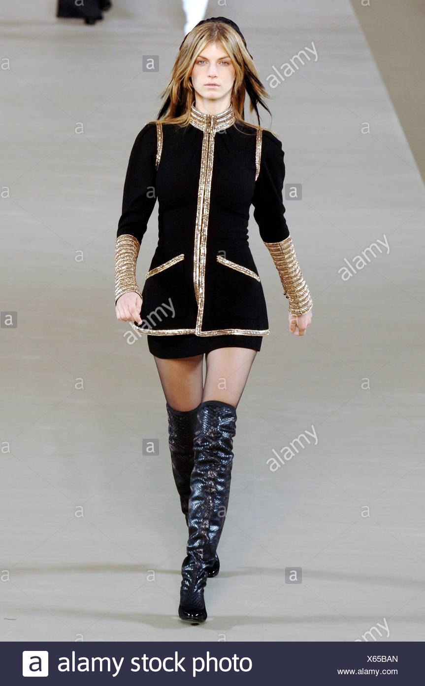 Chanel Ready To Wear Paris A W Model Angela Lindvall Long Blonde