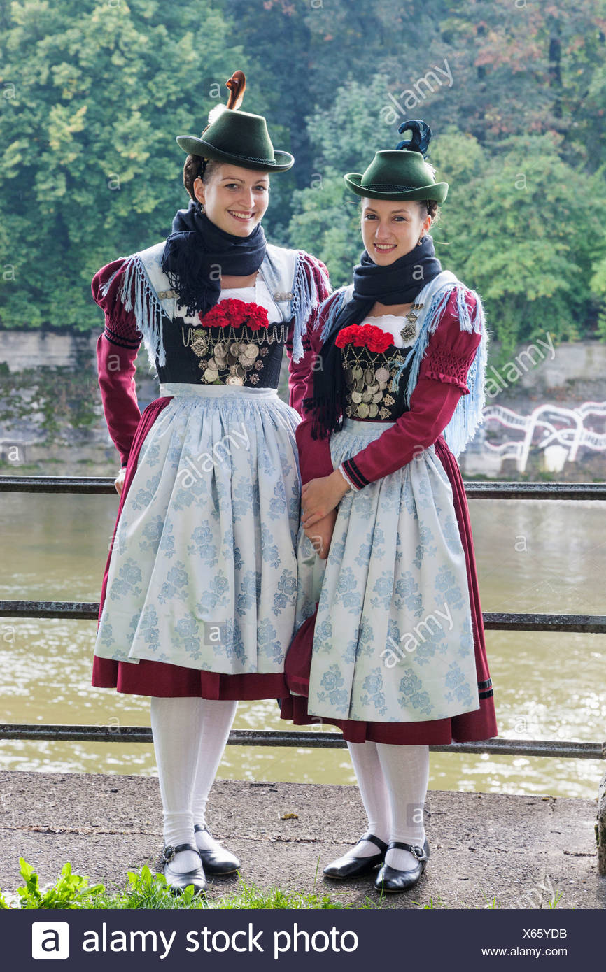 traditional bavarian clothing