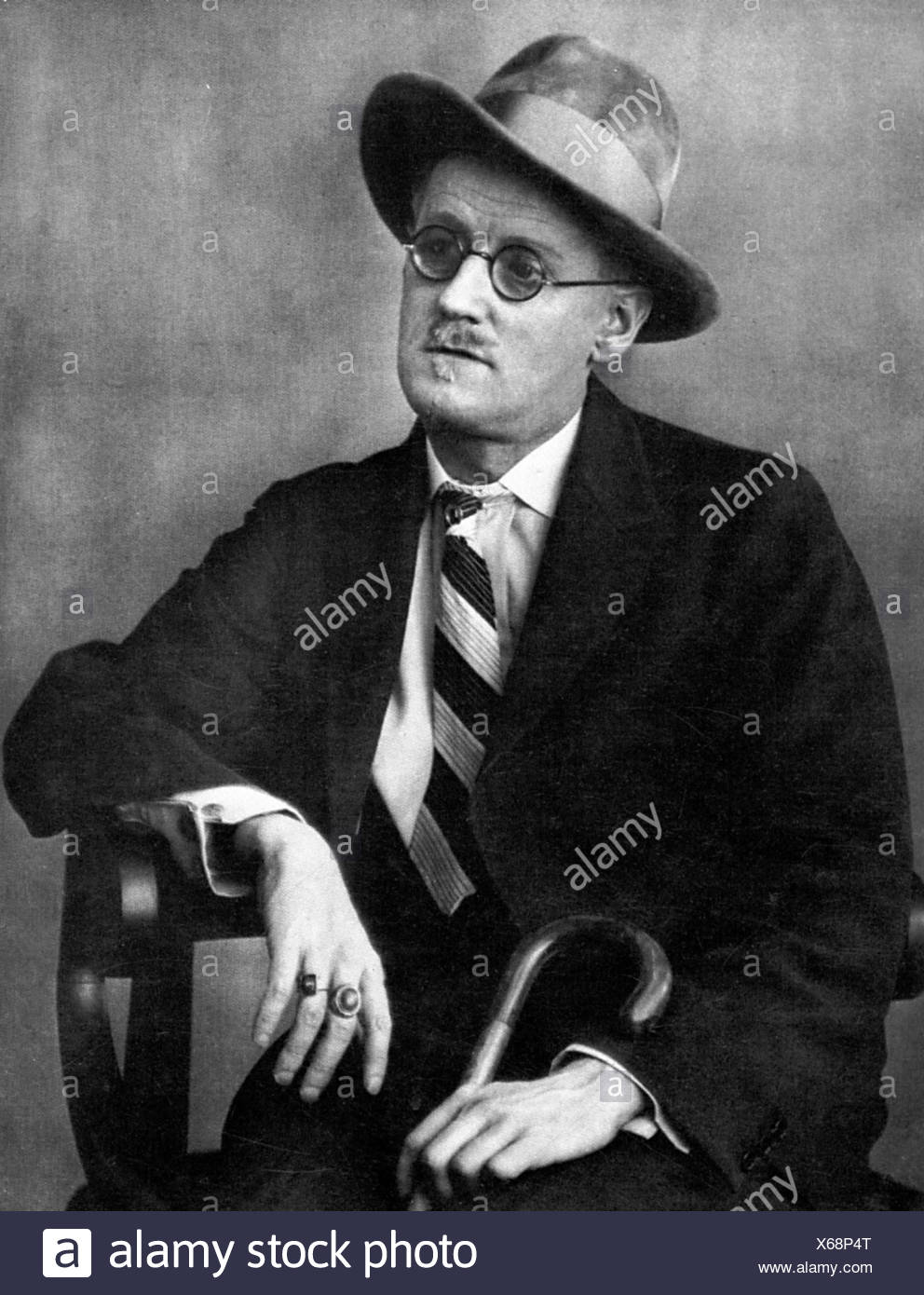 James Joyce Irish Literature High Resolution Stock Photography and ...