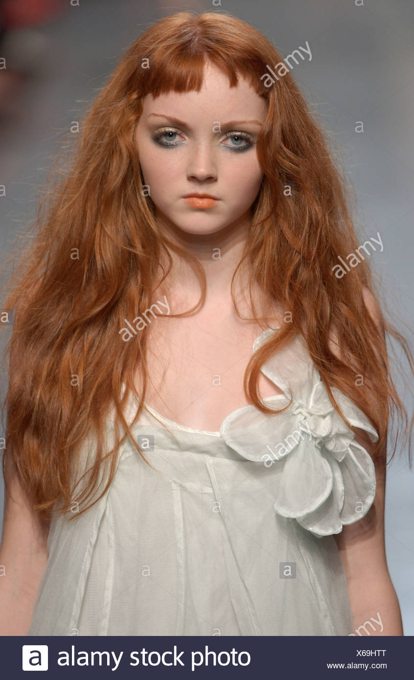 Martine Sitbon Paris Ready To Wear Spring Summer Model Long Wavy