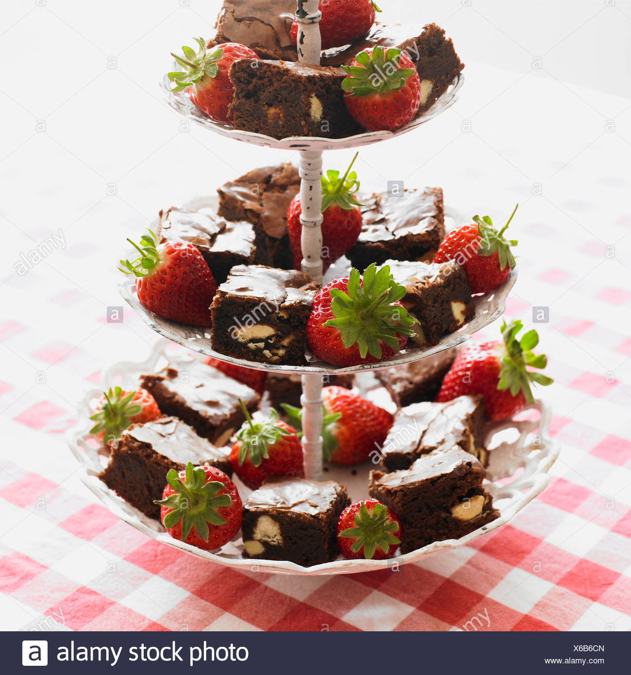 White Decorative Metal Three Tier Cake Stand Small Square Slices