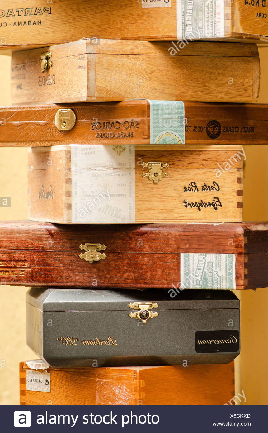 Boxes Cigars High Resolution Stock Photography and Images Alamy